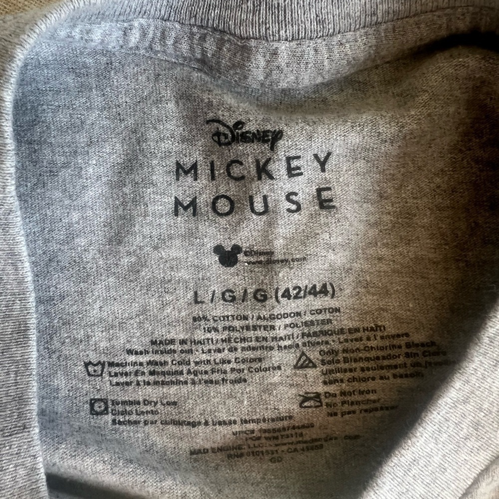 Mickey Mouse tee Vintage Good Condition. No stains or tears Large. - Picture 8 of 8